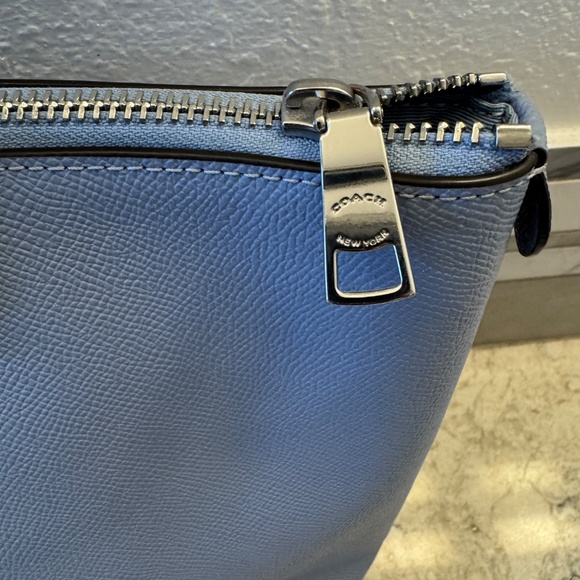 Coach 79608 women's Gallery Tote Crossgrain Leather shoulder Bag Ice Blue - Picture 9 of 15